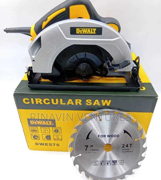 Dewalt Dwe575 Circular Saw Features a 7-Inch (185mm) Blade