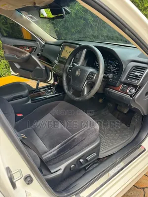 Toyota Crown 2017 Pearl