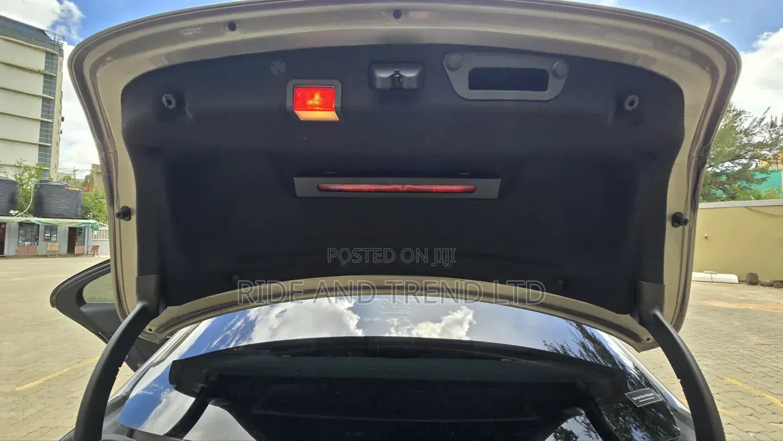 Mercedes-Benz C200 2019 Gold