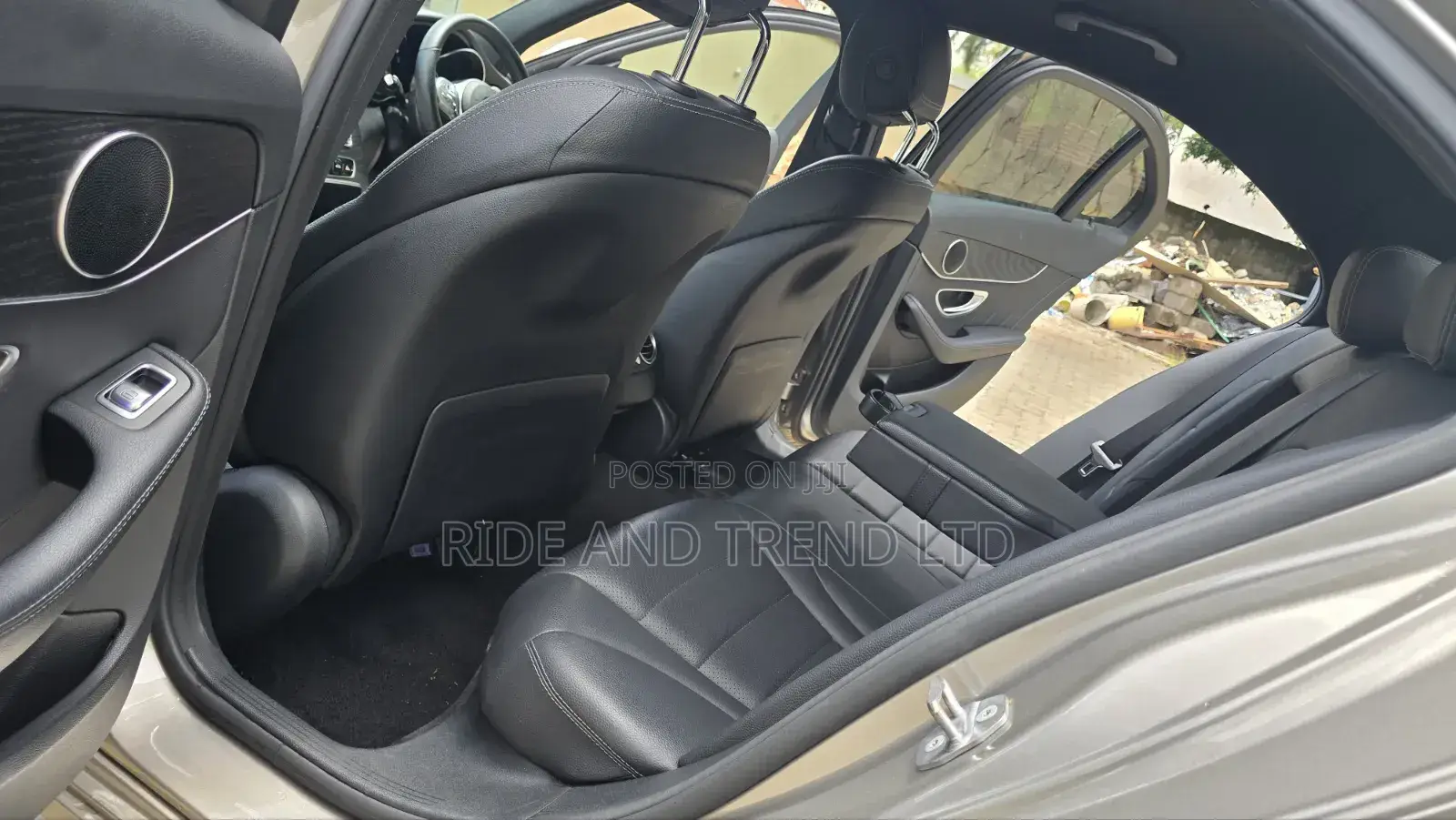 Mercedes-Benz C200 2019 Gold