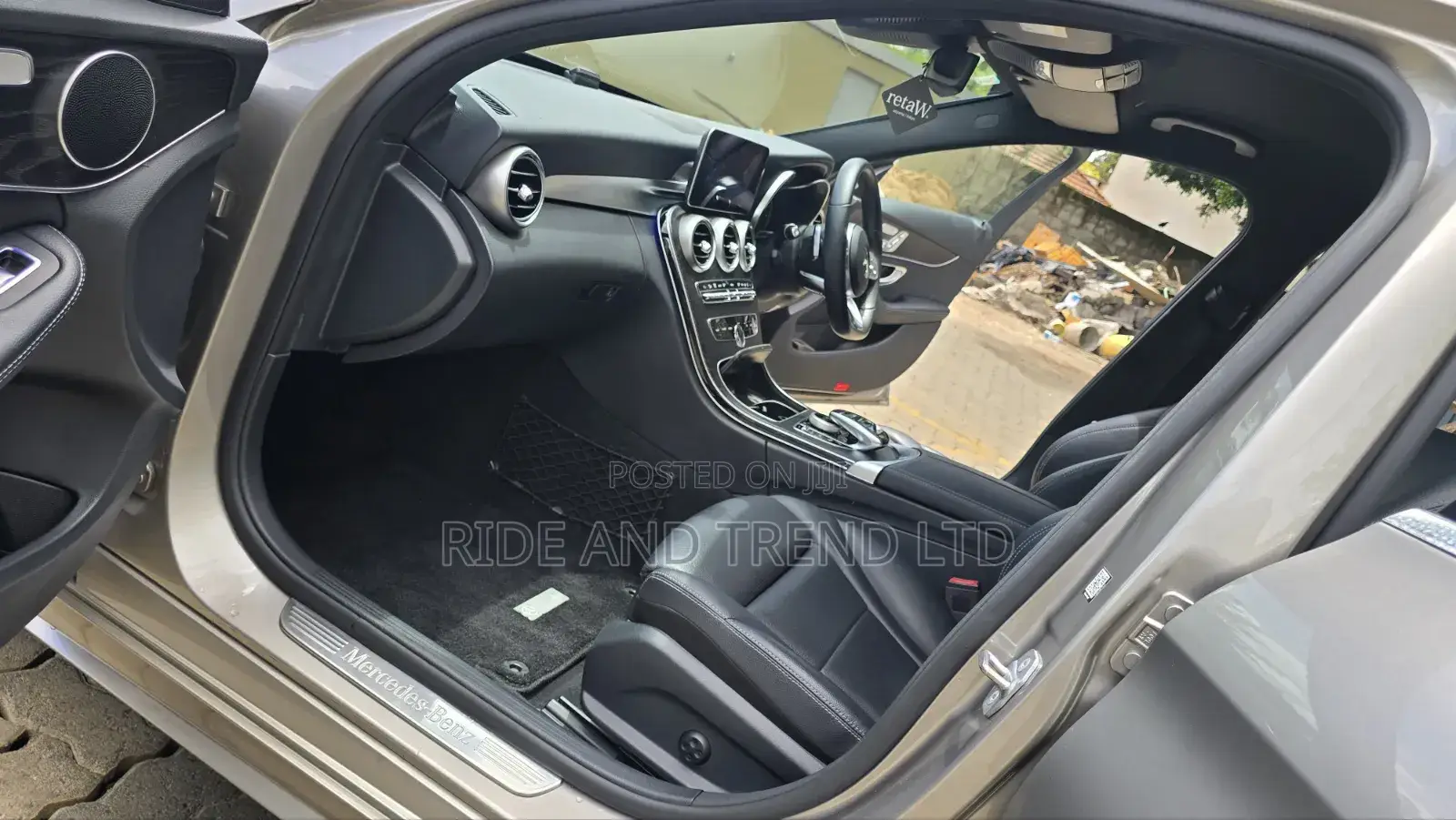 Mercedes-Benz C200 2019 Gold
