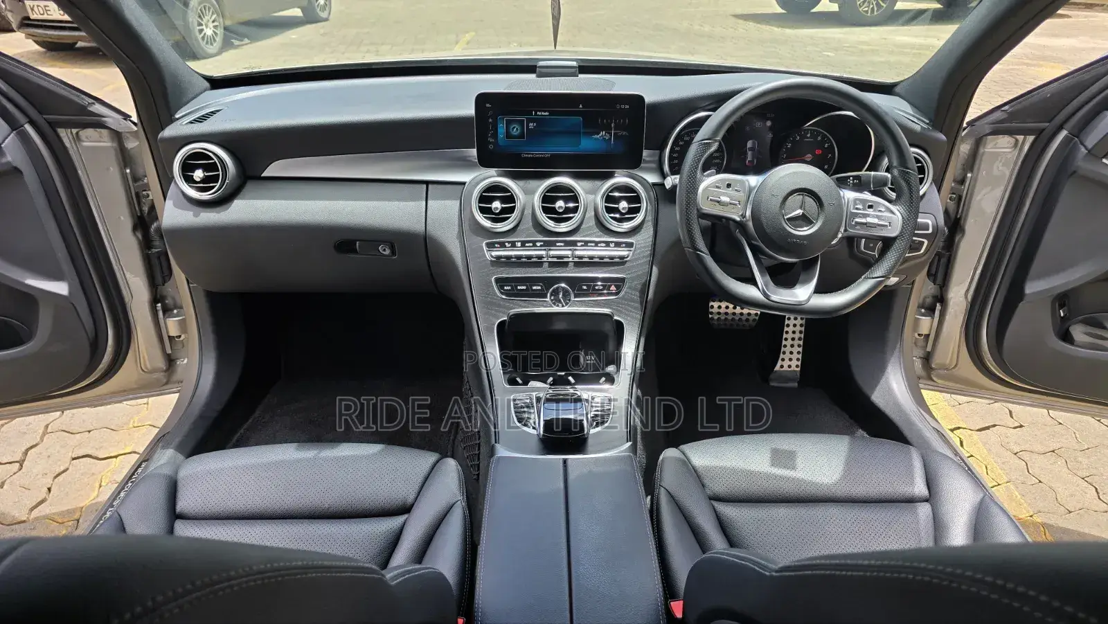 Mercedes-Benz C200 2019 Gold
