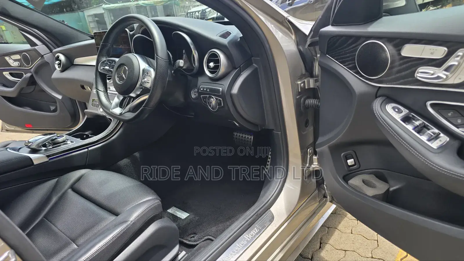 Mercedes-Benz C200 2019 Gold