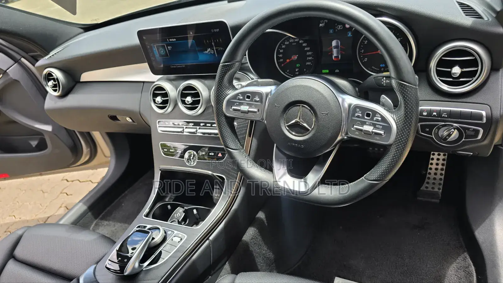 Mercedes-Benz C200 2019 Gold