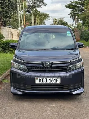Toyota Voxy 2015 Burgundy