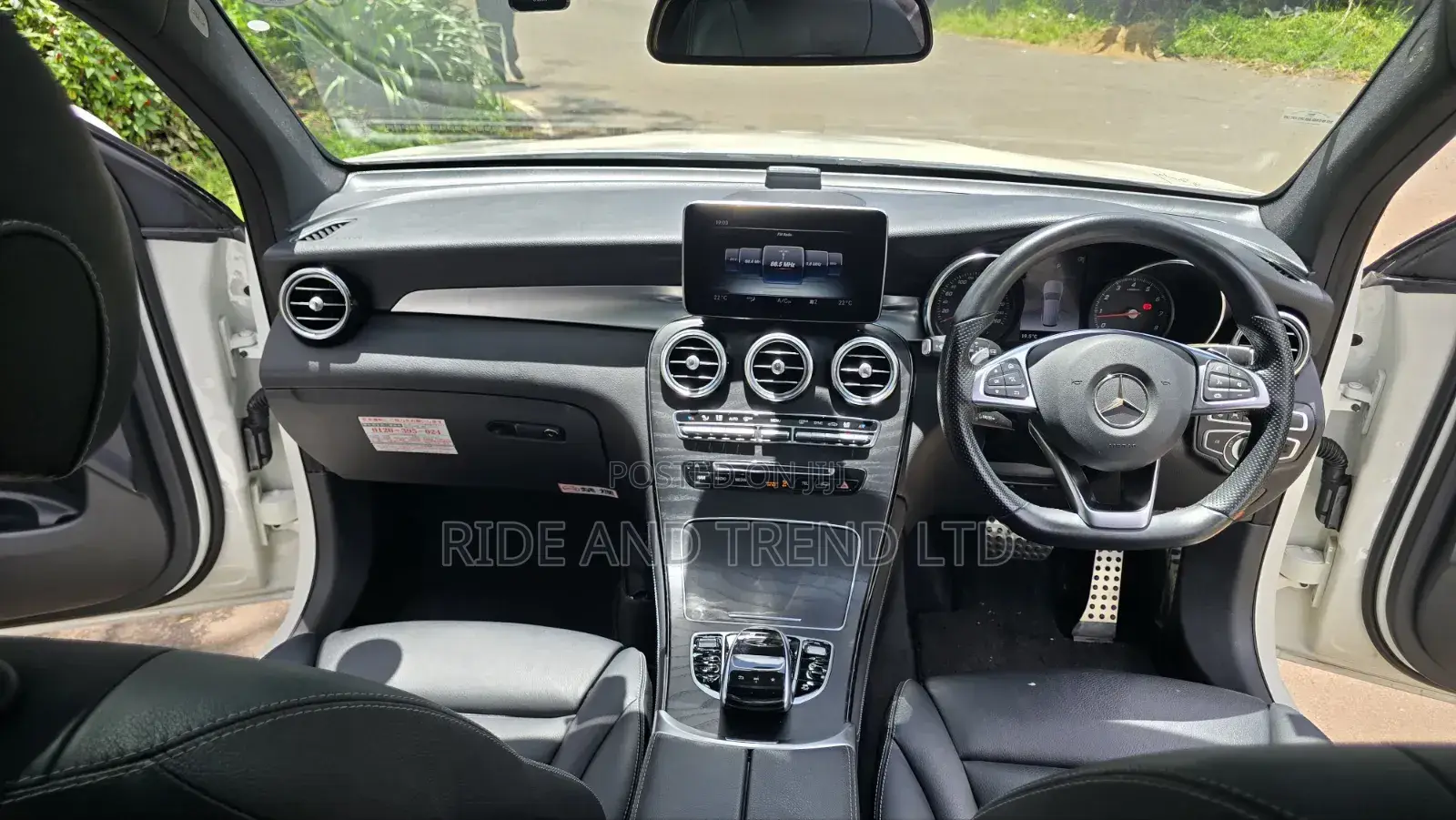 Mercedes-Benz GLC-Class 2019 White