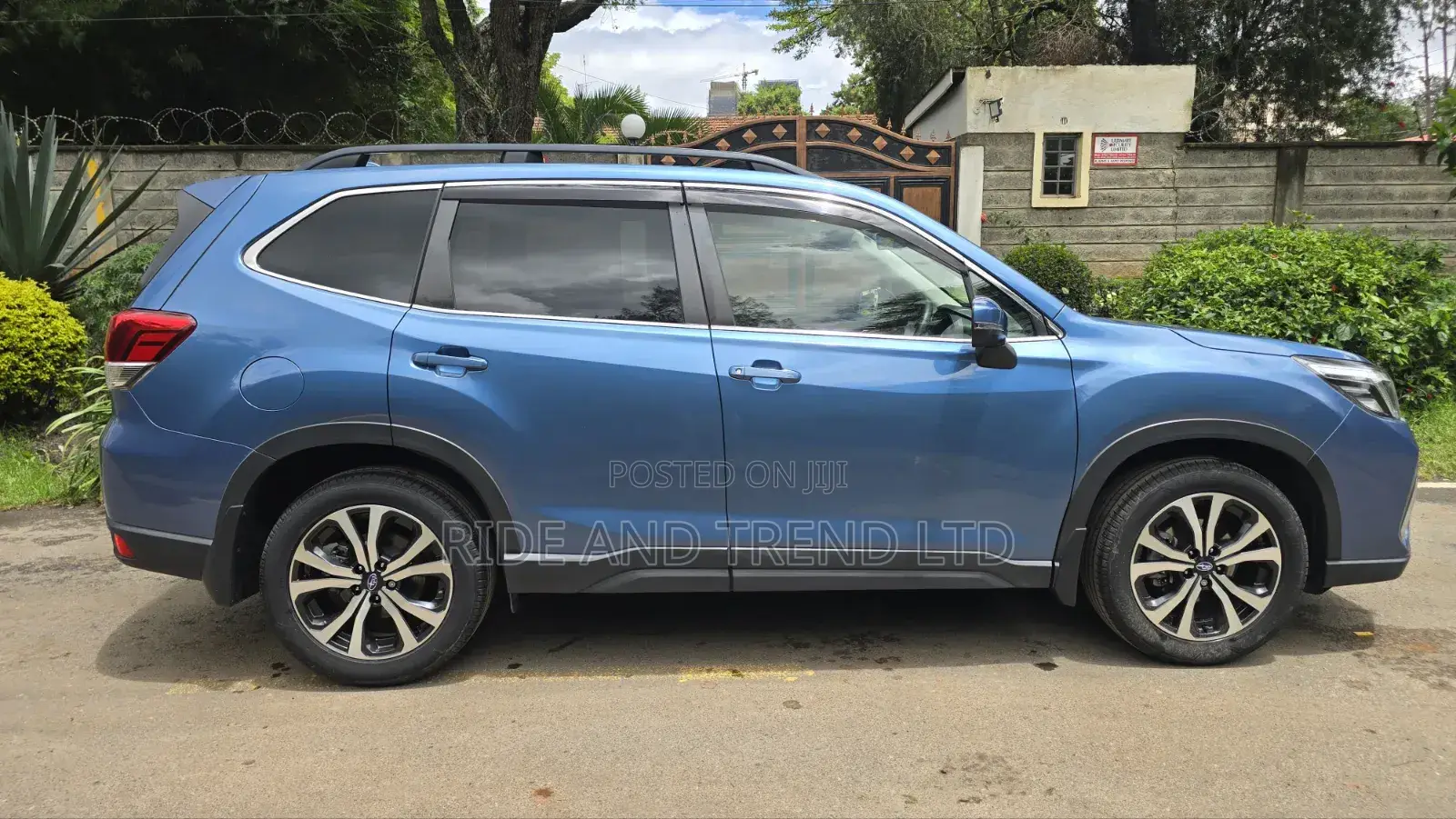 Subaru Forester Premium AWD 2019 Blue