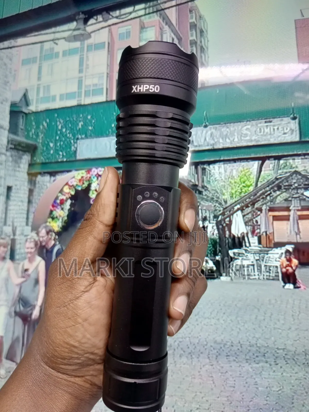 P50 Zoom Torch 2000 Lumens With A Metallic Body