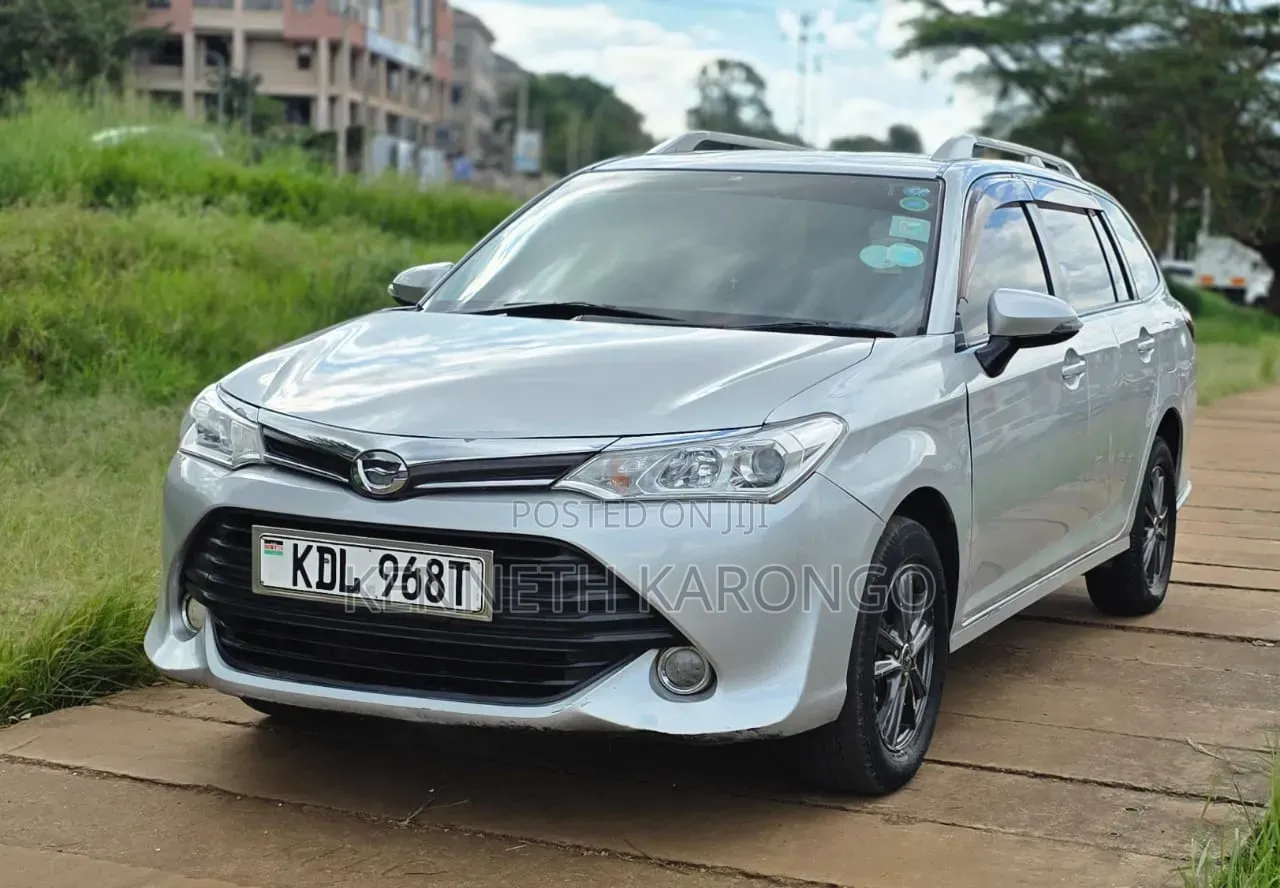 Toyota Corolla Fielder 2016 Silver