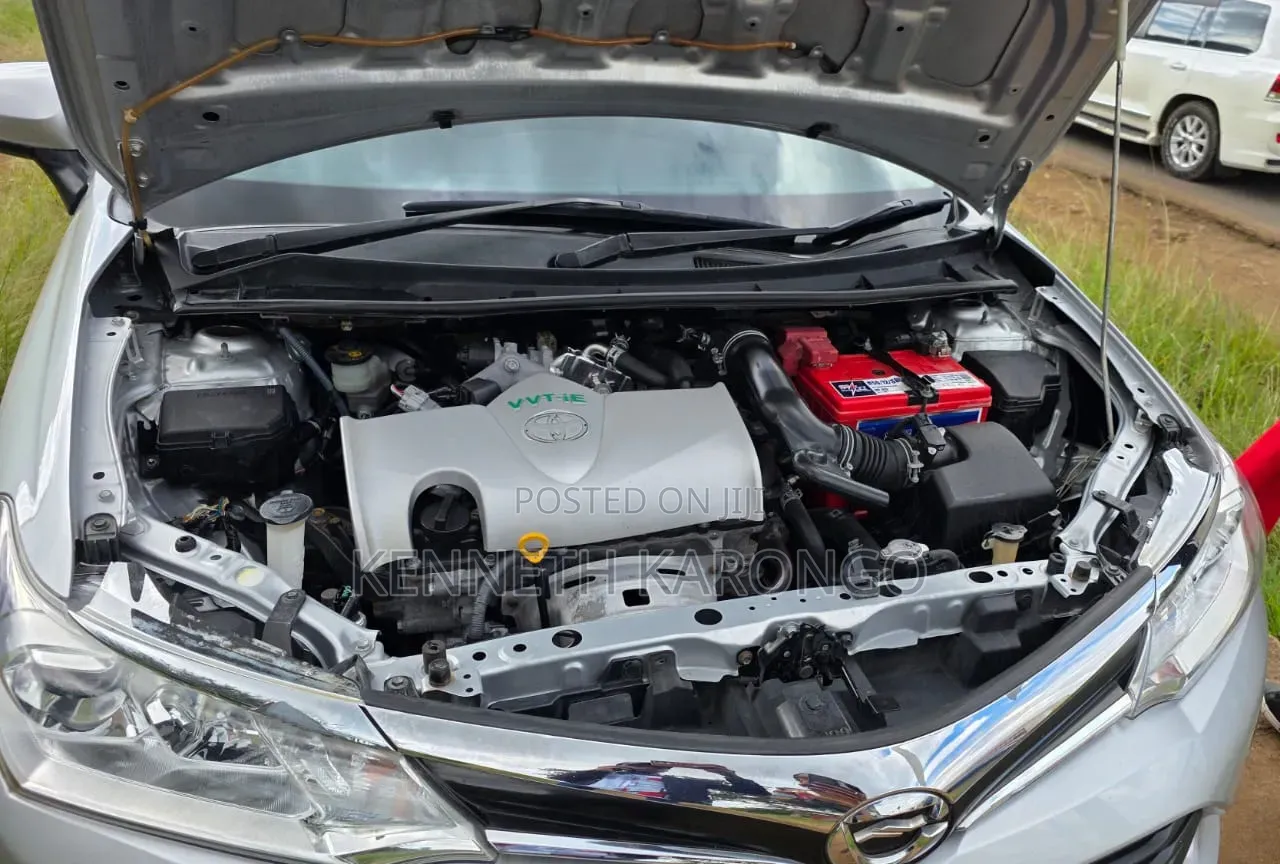 Toyota Corolla Fielder 2016 Silver