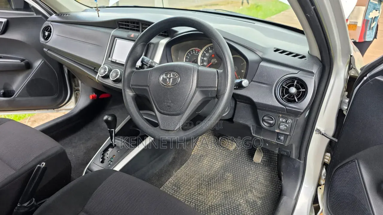 Toyota Corolla Fielder 2016 Silver