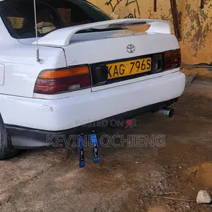 Toyota Corolla 1996 White