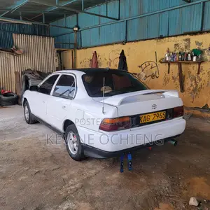 Toyota Corolla 1996 White
