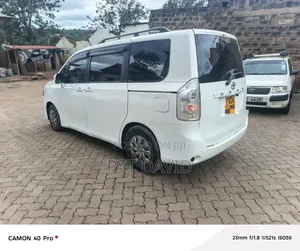 Toyota Voxy 2010 White