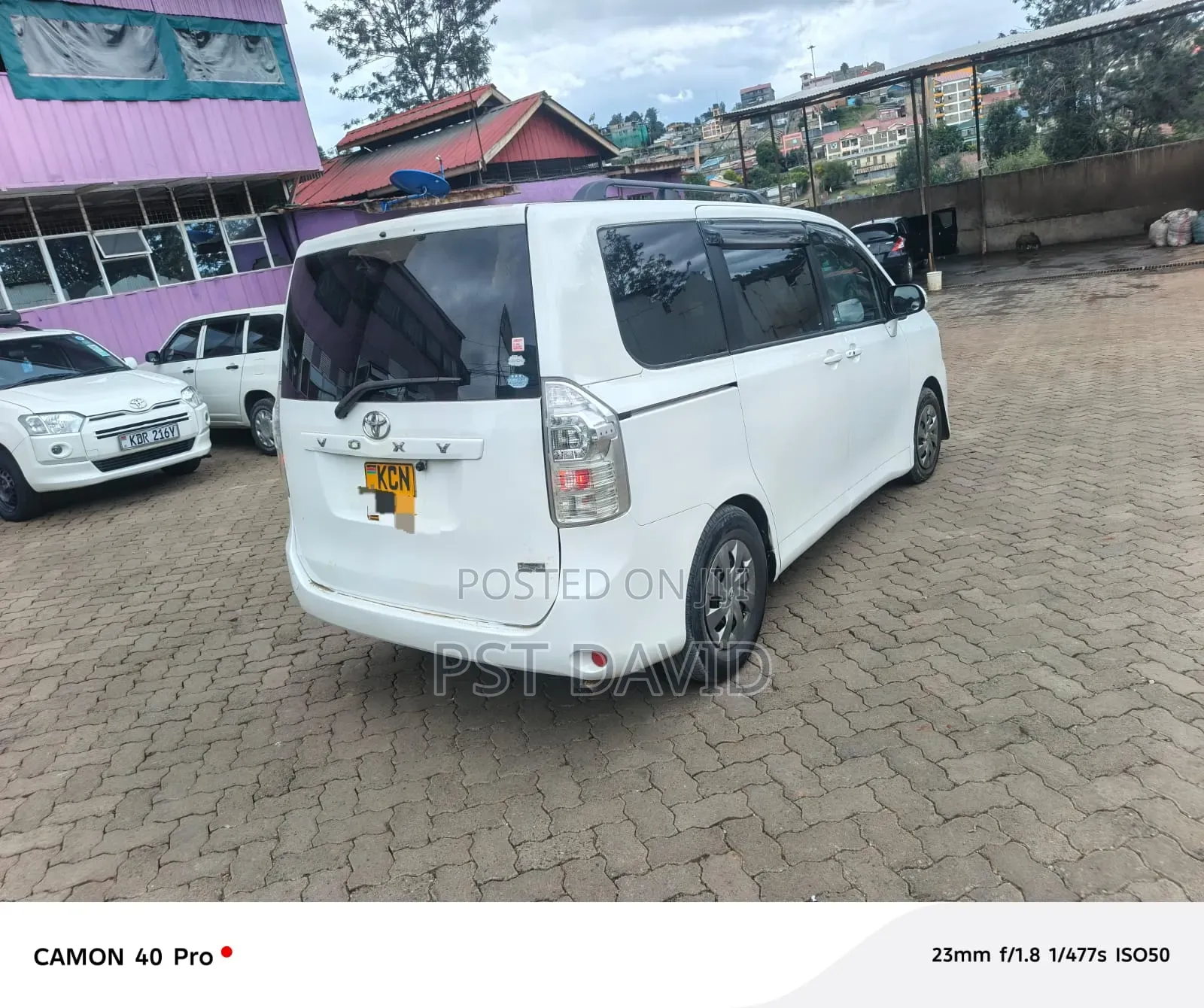 Toyota Voxy 2010 White