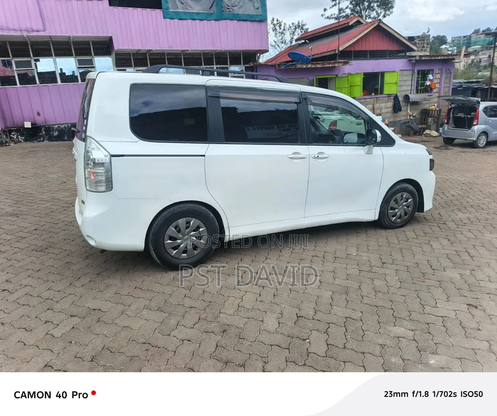 Toyota Voxy 2010 White