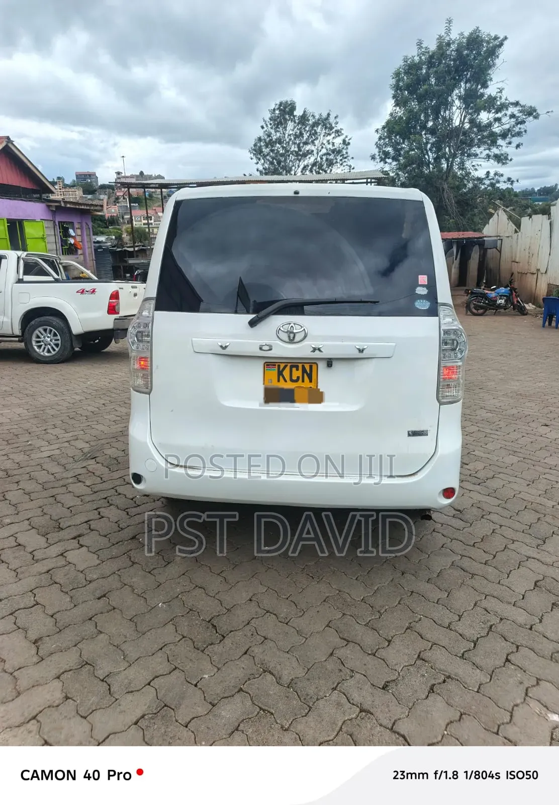 Toyota Voxy 2010 White
