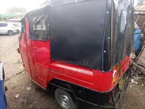 Piaggio 2016 Red
