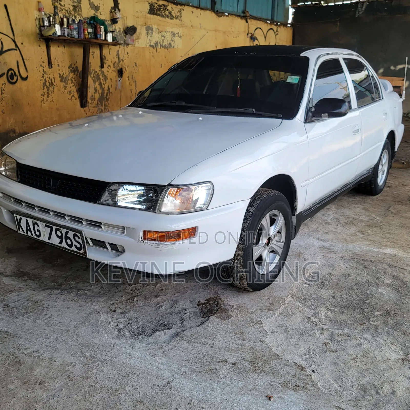 Toyota Corolla 1996 White