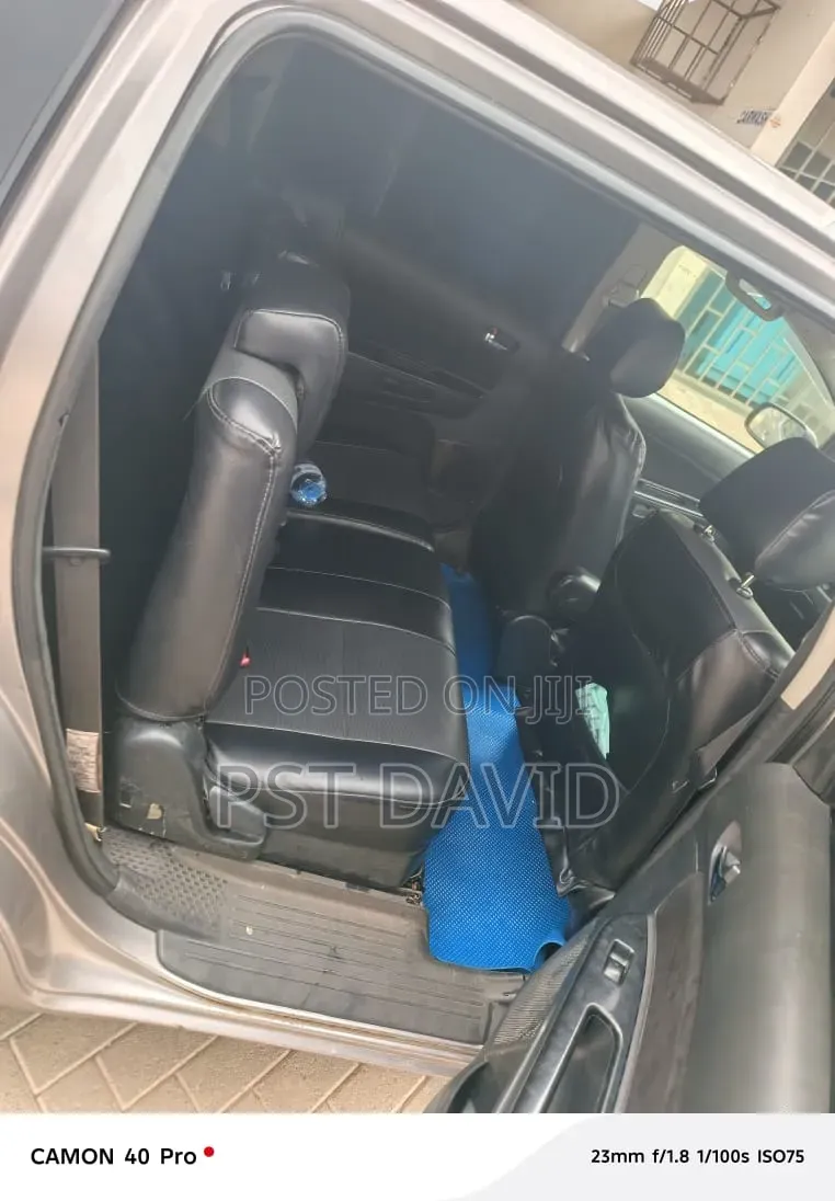 Toyota Wish 2007 Gray