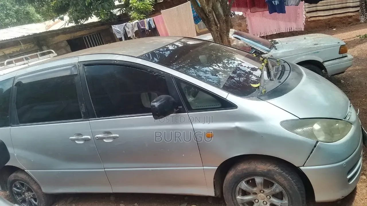 Toyota Estima 2001 Silver