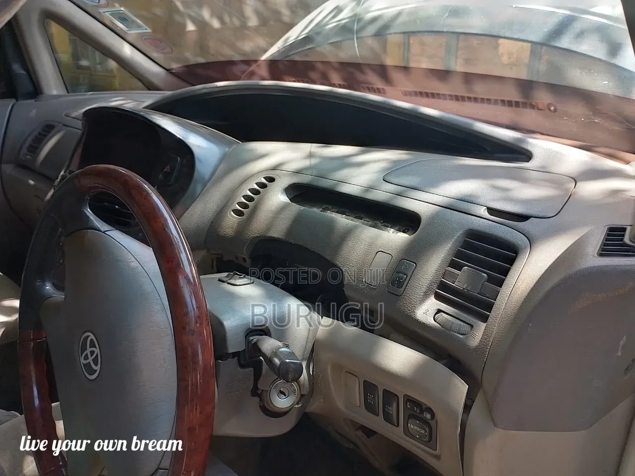 Toyota Estima 2001 Silver