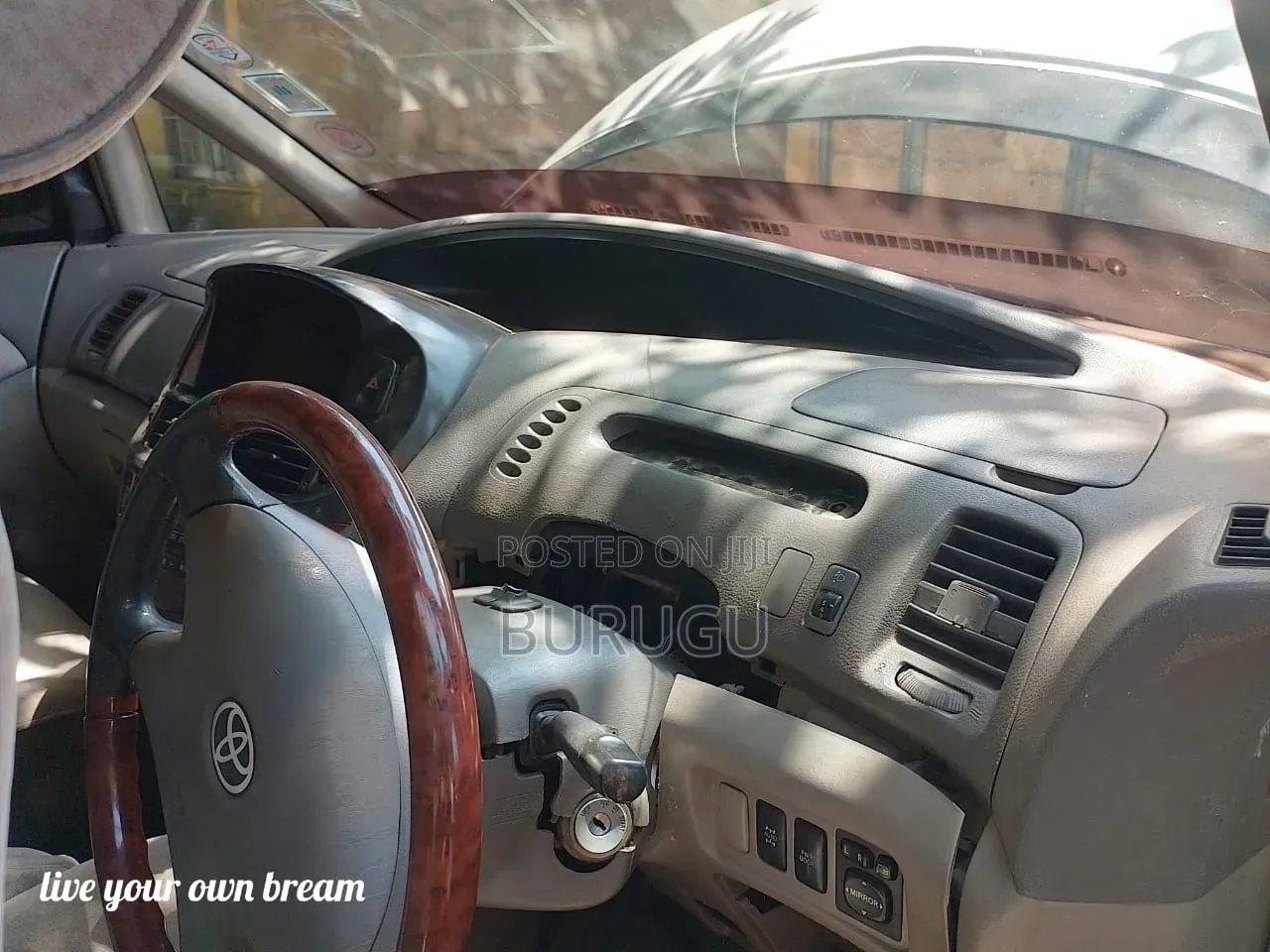 Toyota Estima 2001 Silver