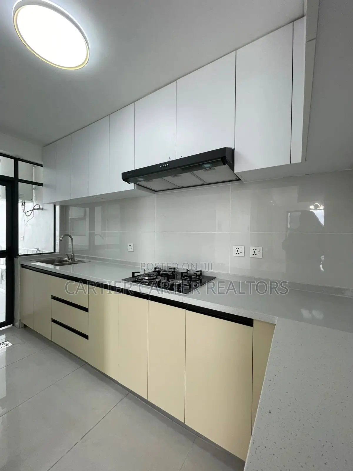 2bdrm Apartment in Gateway Mall Area for sale