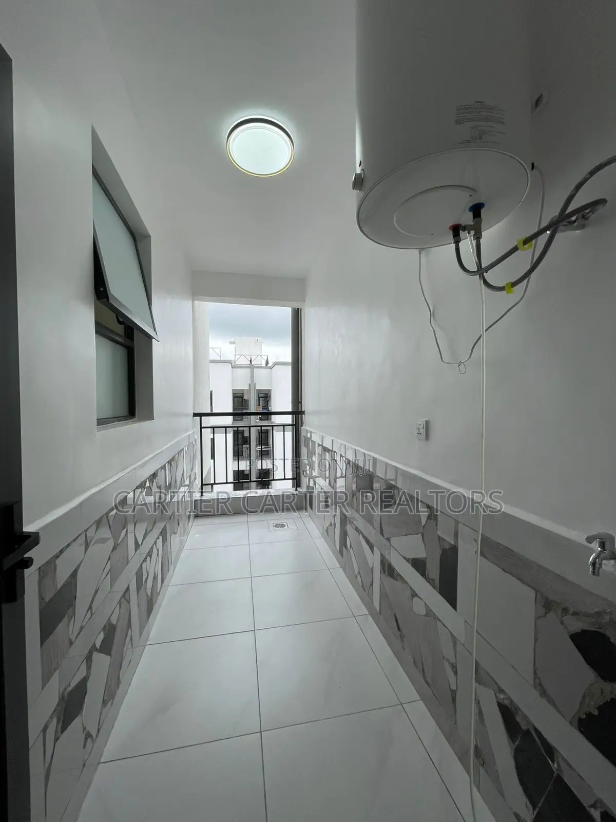 2bdrm Apartment in Gateway Mall Area for sale