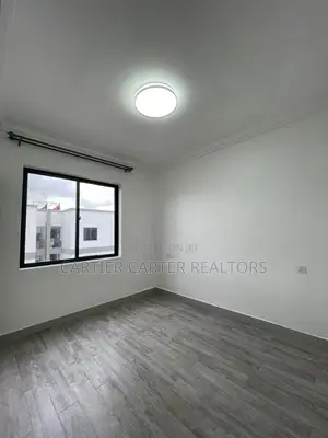 2bdrm Apartment in Gateway Mall Area for sale