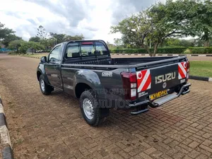 Isuzu D-MAX 2025 Gray