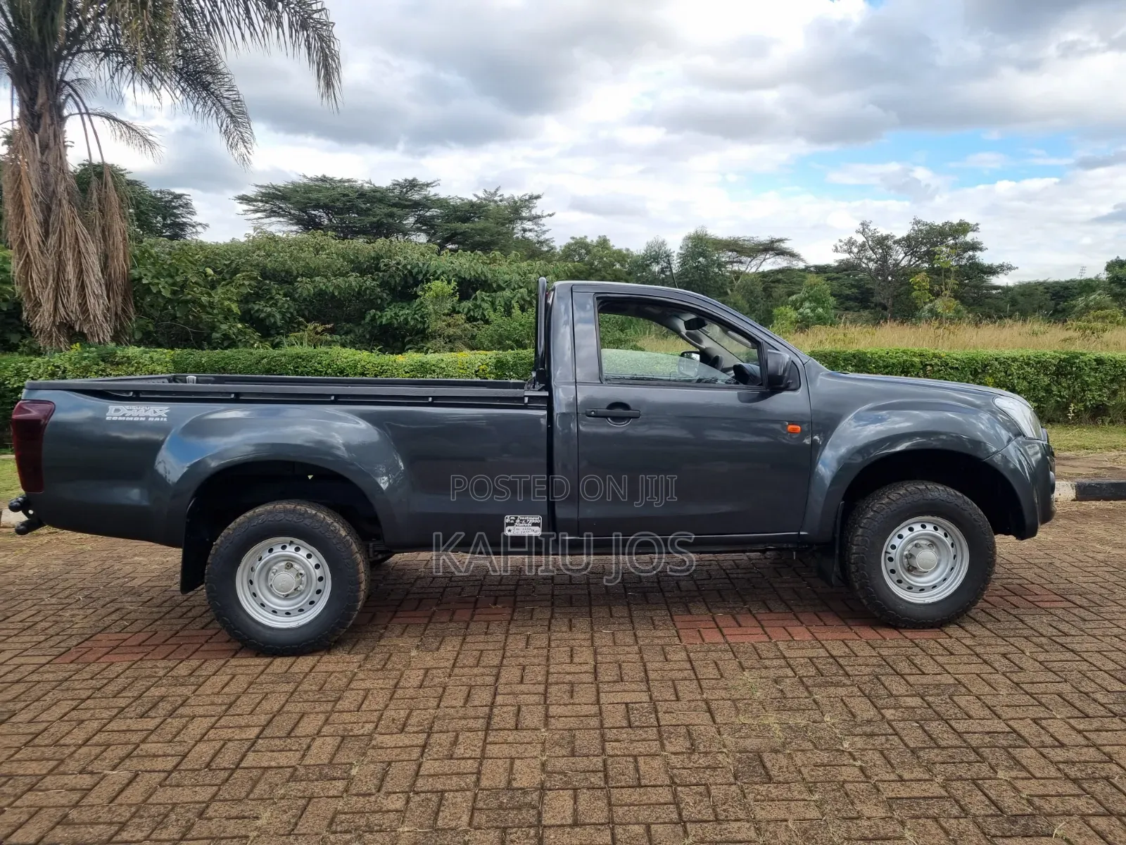 Isuzu D-MAX 2025 Gray