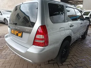 Subaru Forester 2004 Silver