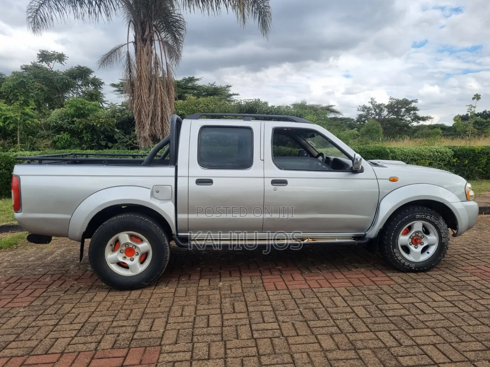 Nissan Hardbody 2004 Silver
