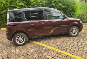 Toyota Sienta 2012 Burgundy