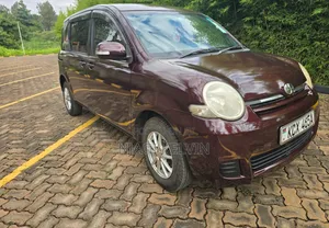 Toyota Sienta 2012 Burgundy