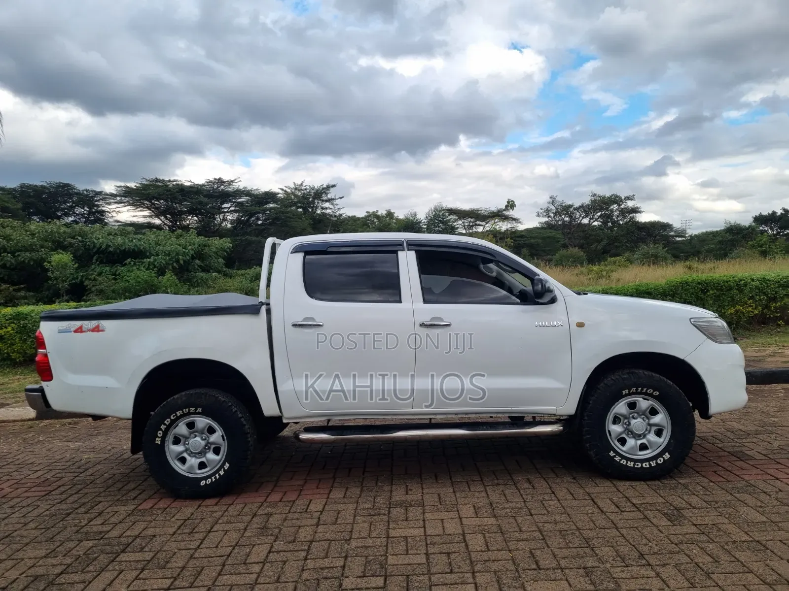 Toyota Hilux 2013 White