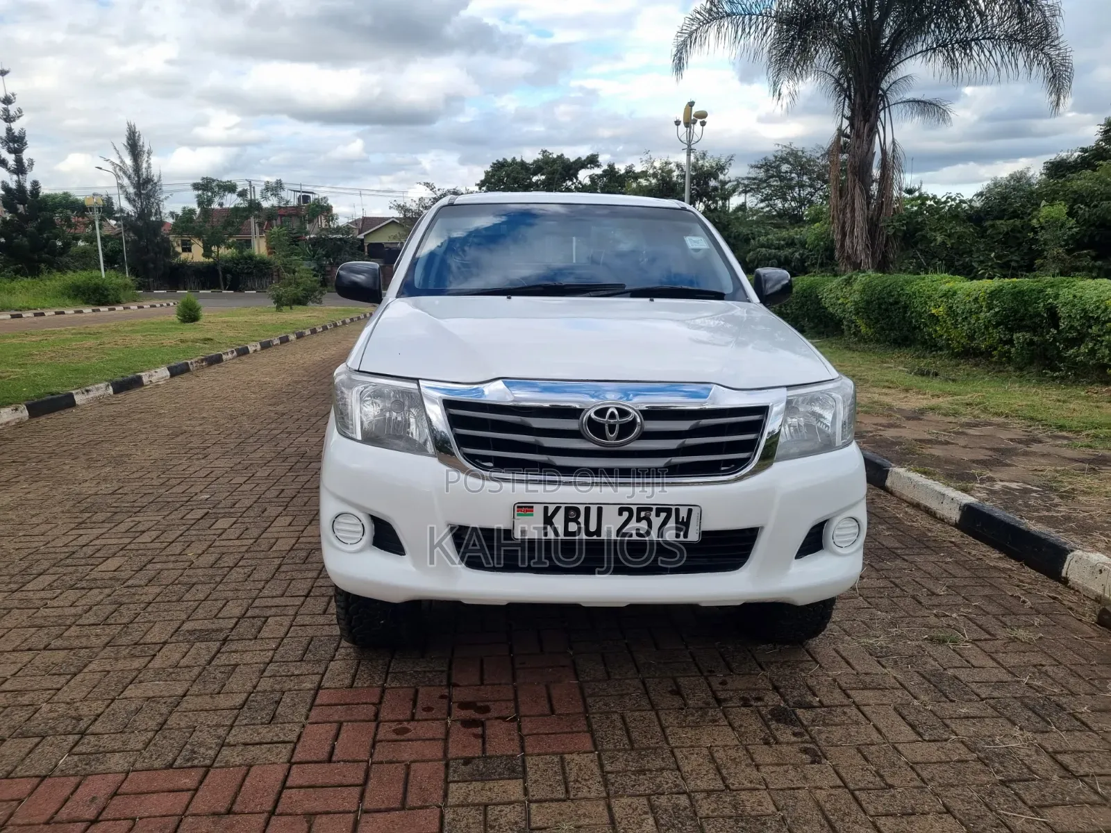 Toyota Hilux 2013 White