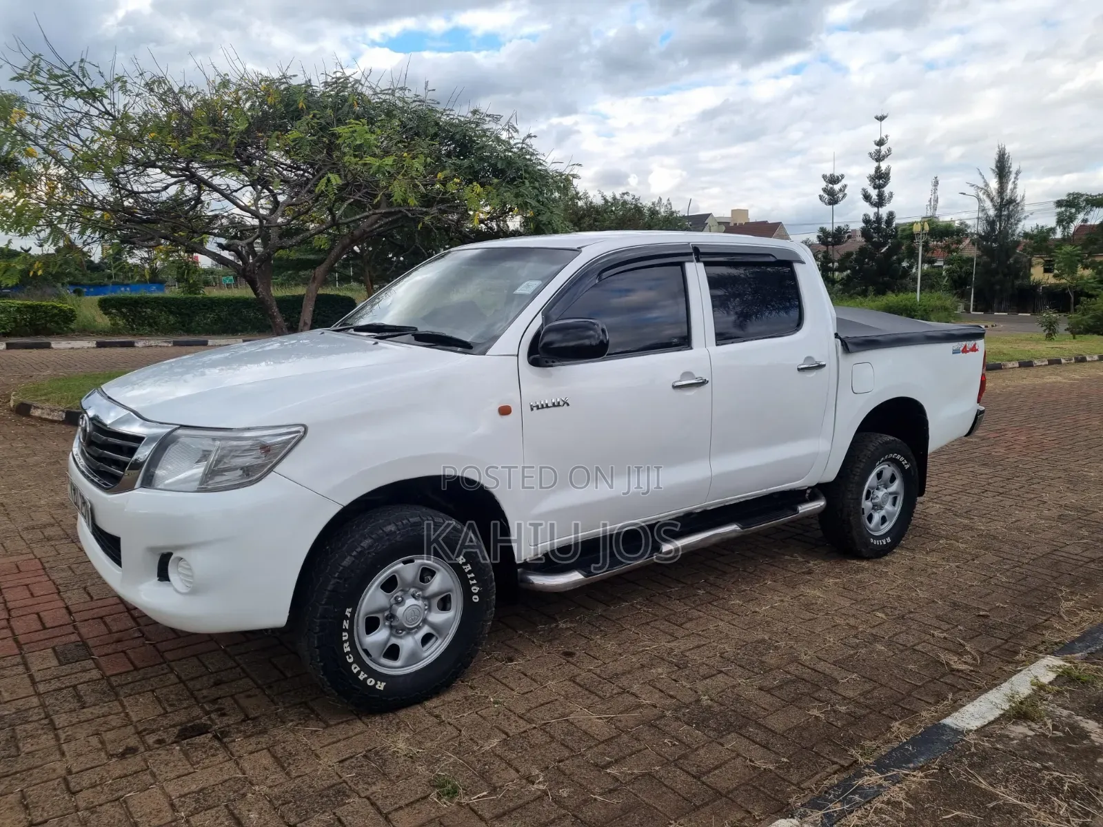 Toyota Hilux 2013 White