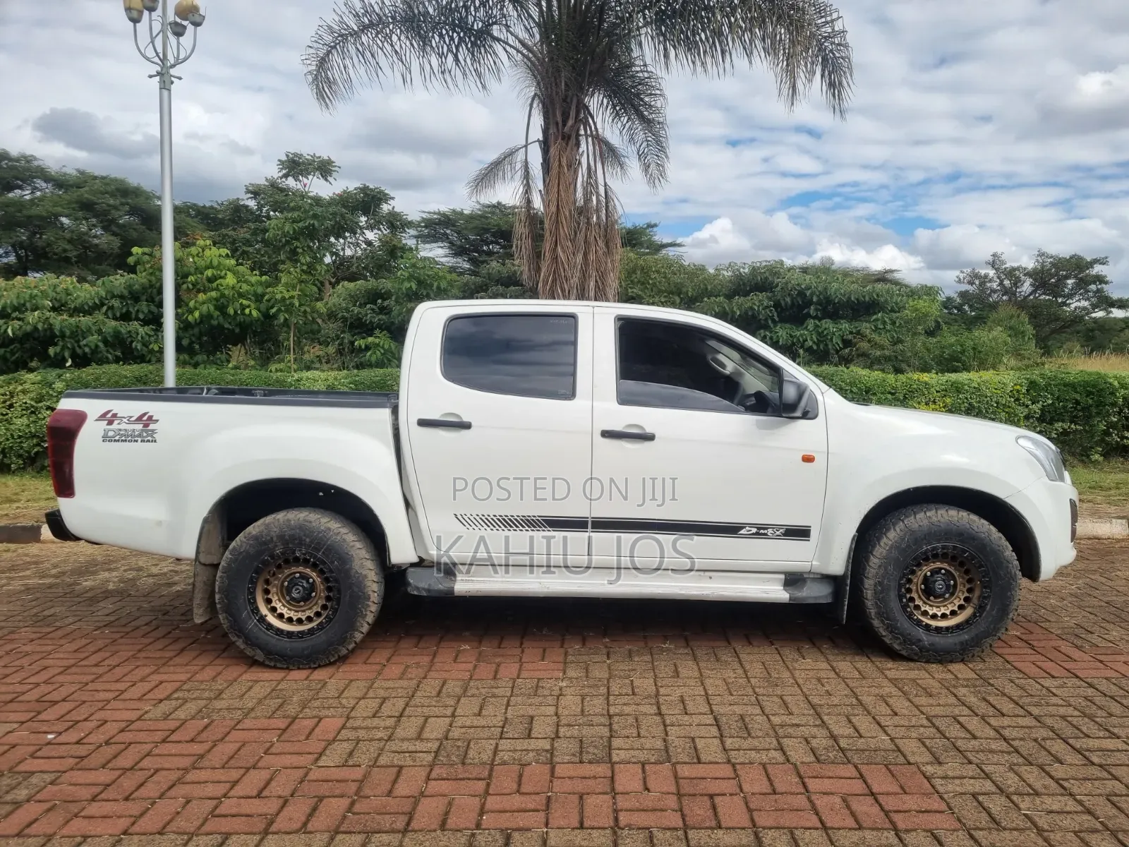 Isuzu D-MAX 2014 White