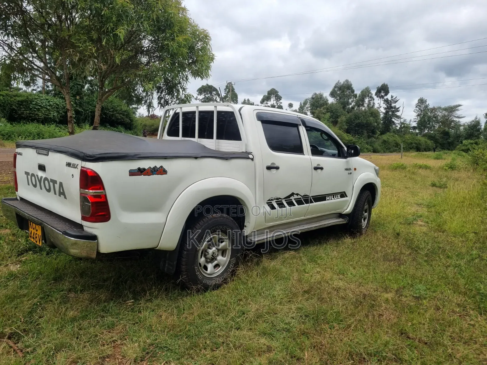 Toyota Hilux 2014 White