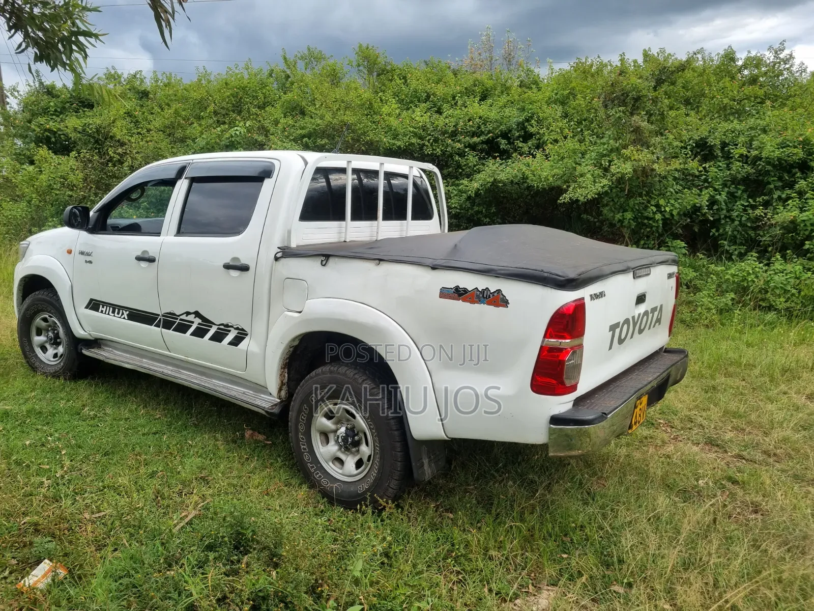 Toyota Hilux 2014 White