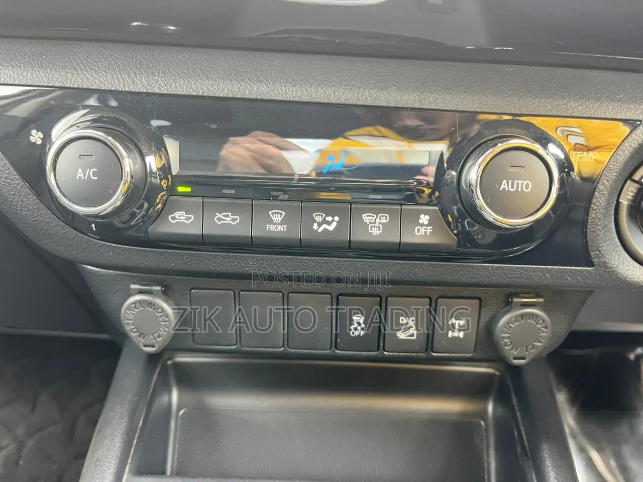 Toyota Hilux 2019 White