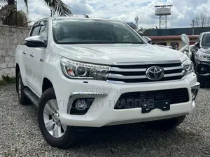 Toyota Hilux 2019 White