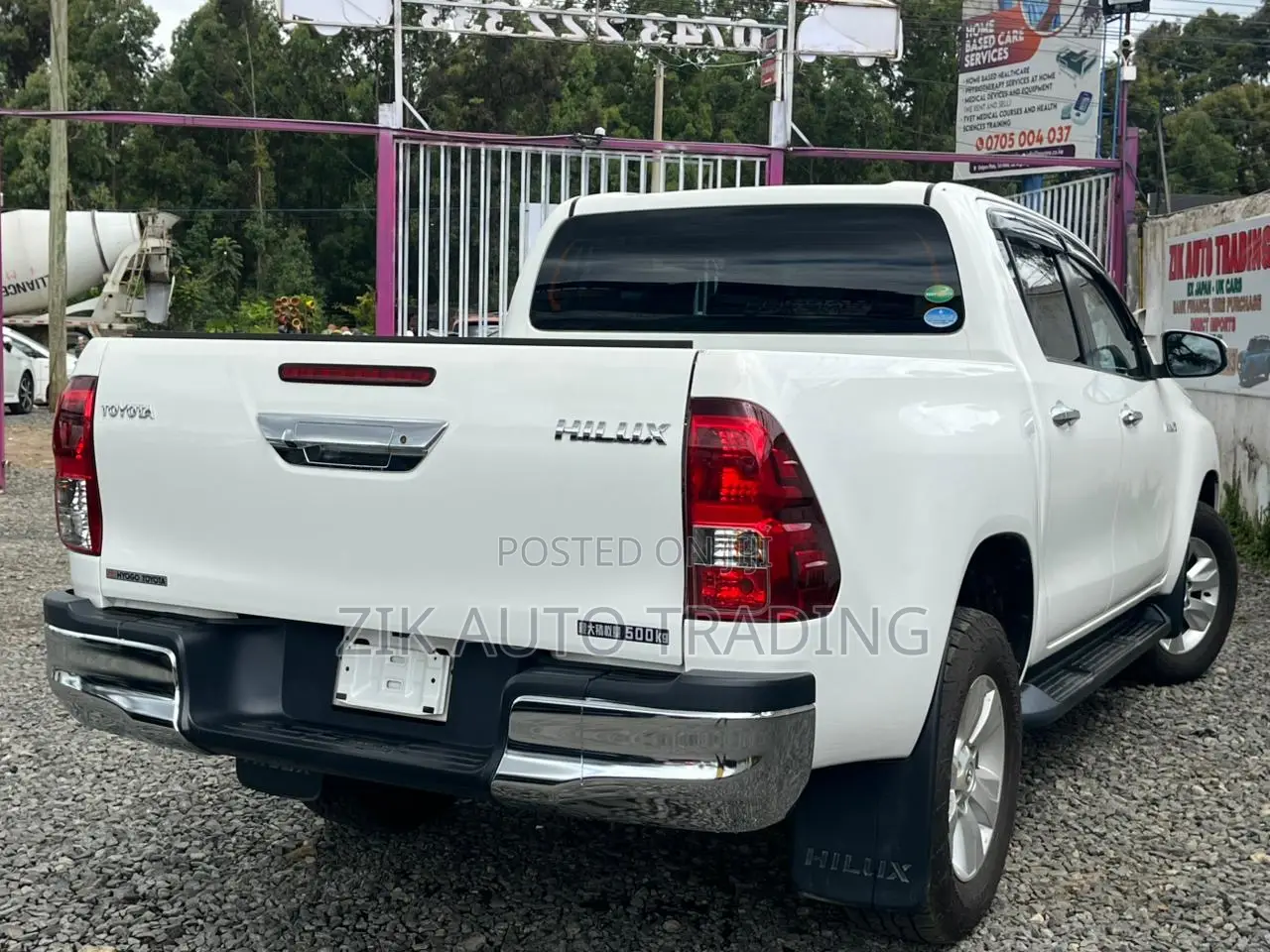 Toyota Hilux 2019 White