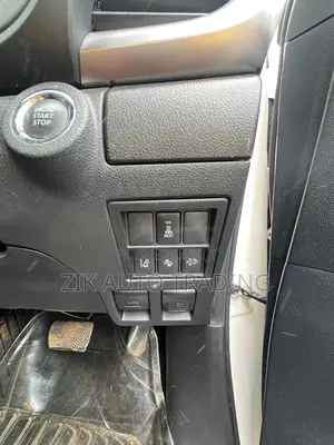 Toyota Hilux 2019 White
