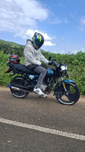 Bajaj Boxer 2020 White