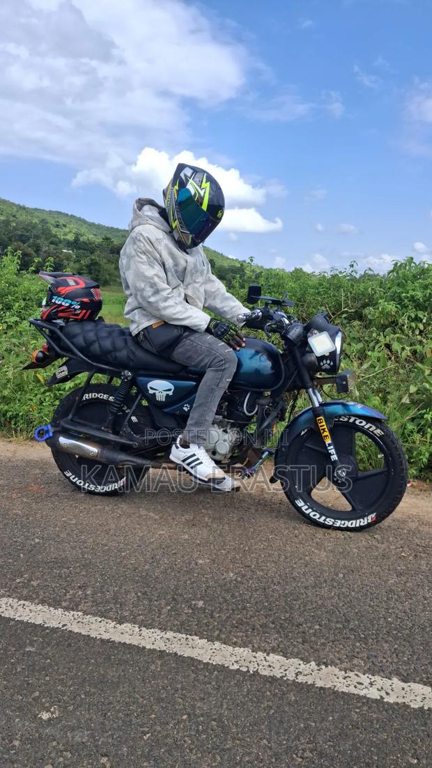 Bajaj Boxer 2020 White - thumbnail 2