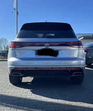Volkswagen Touareg 2025 Silver