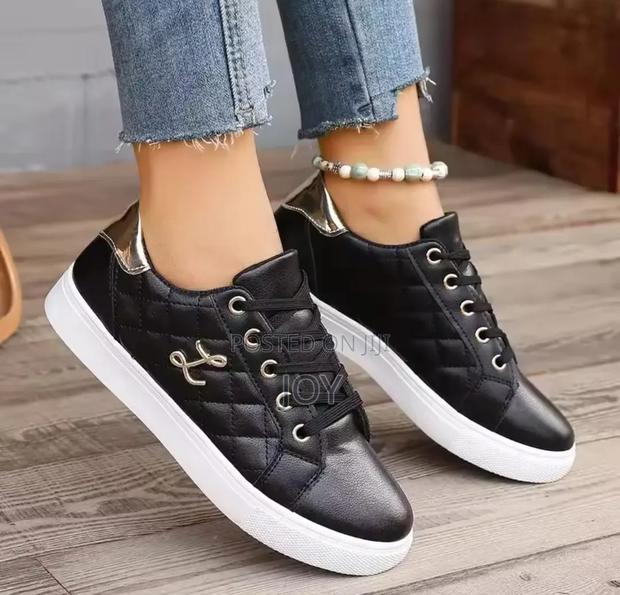 Ladies Fashion Sneakers - thumbnail 2